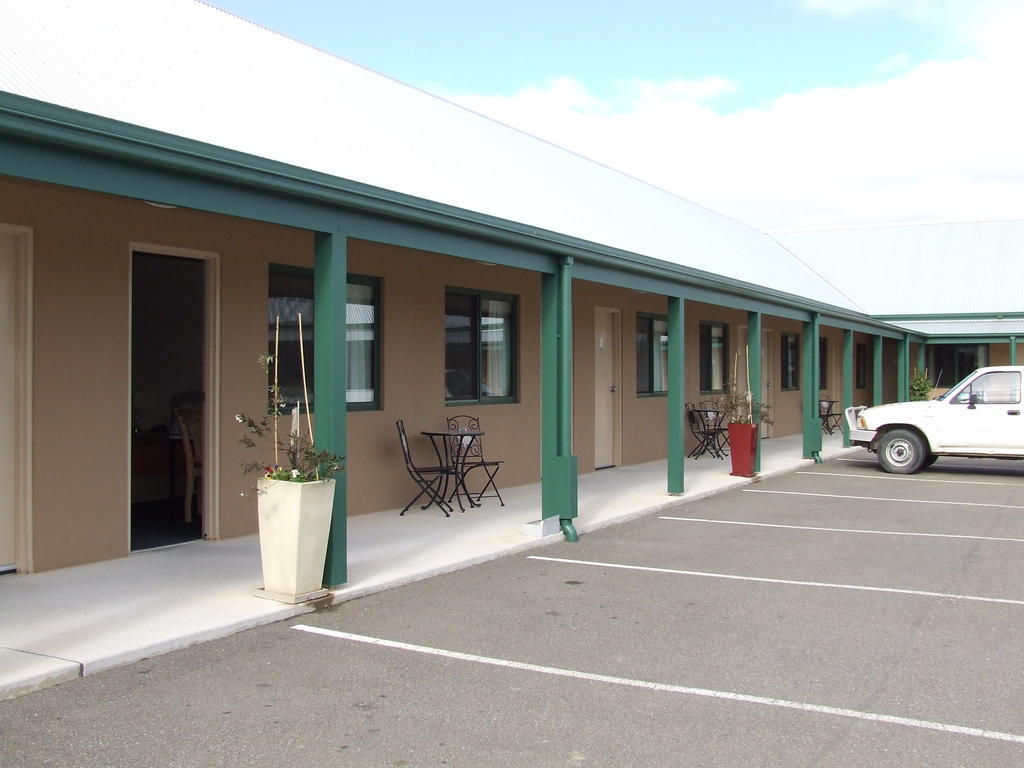 The Bakehouse Motel ゴールバーン エクステリア 写真
