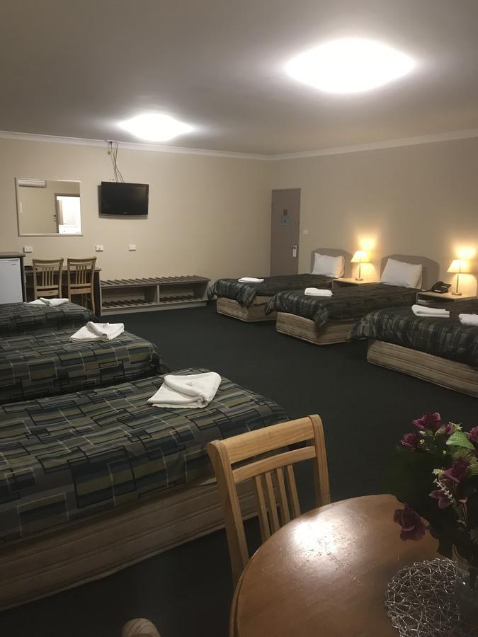 The Bakehouse Motel ゴールバーン エクステリア 写真