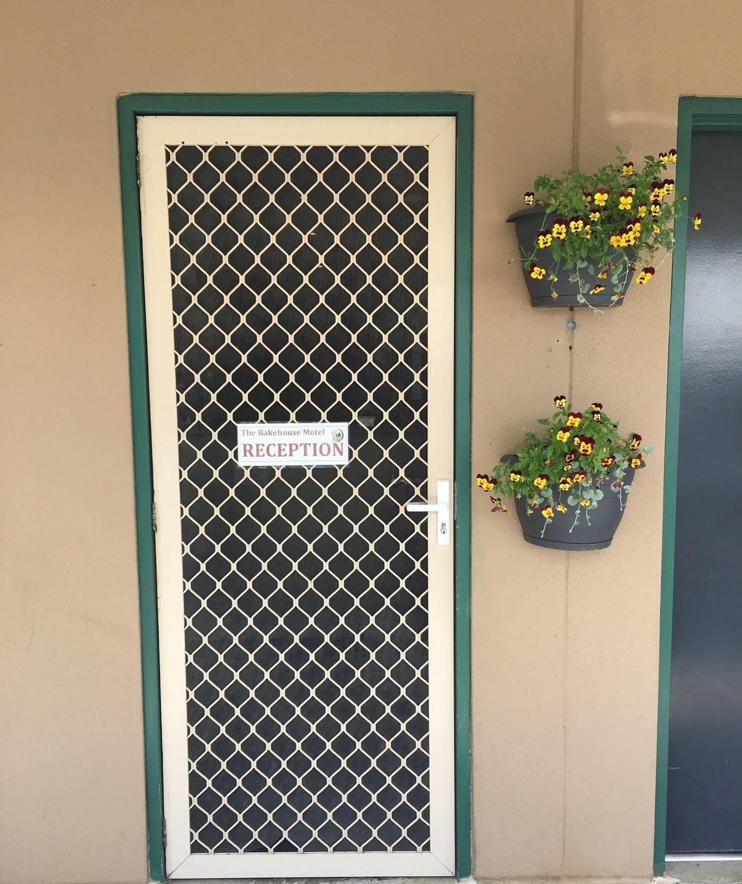 The Bakehouse Motel ゴールバーン エクステリア 写真