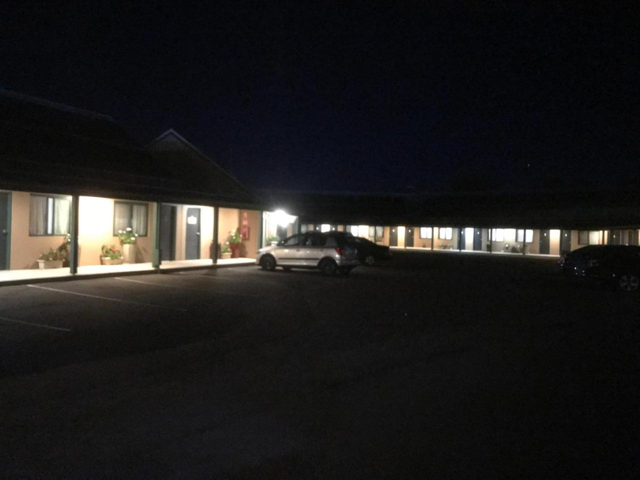 The Bakehouse Motel ゴールバーン エクステリア 写真